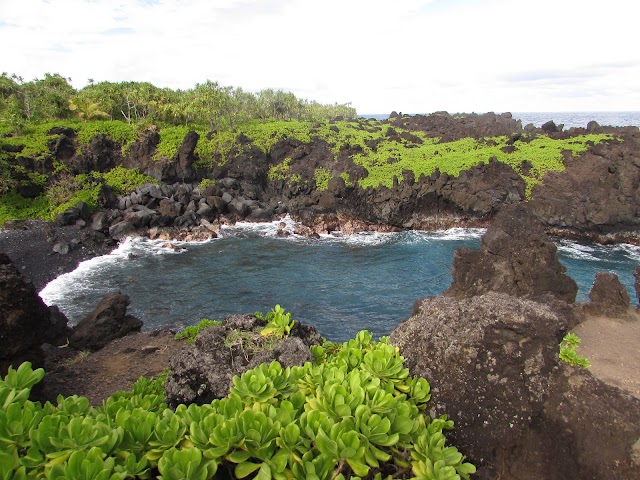 Waianapanapa Black Sand Beach