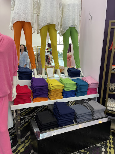 The B. Store - Visual