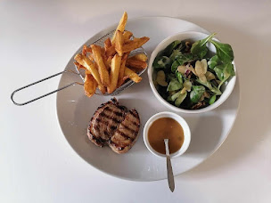 Photo n°1 de Le Saint Philbert à Le Mesnil-sous-Jumièges (Restaurant)