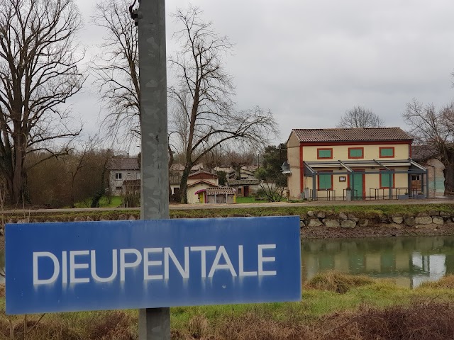 L'Oguste Restaurant & Chambre D'hôte insolite en roulotte