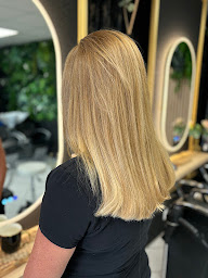 Photo n°11 de Maison L.R à Montsoult (Salon de manucure)