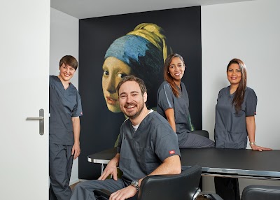 Photos of Dr. med. Raphael Wirth