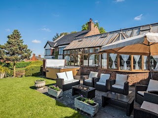 QF Living LTD