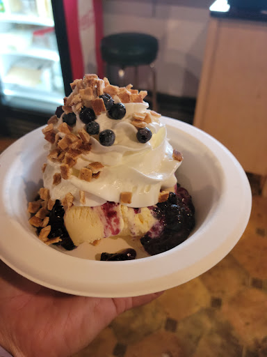 Y-KNOT ON THE WATER Gourmet Eatery - Thumbnail