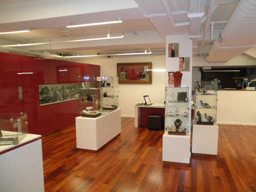 Craig Hilton Manufacturing Jeweller