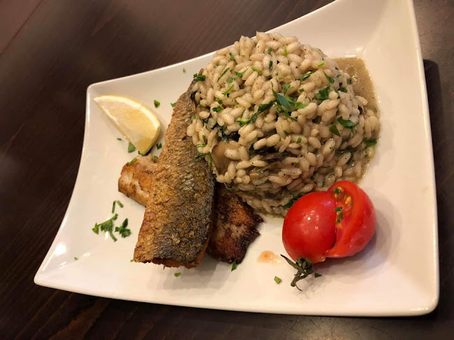 Pizzeria Gusto - Ресторант