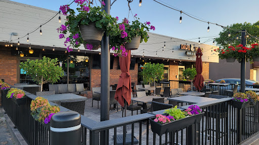 Dawg House Bar & Grill