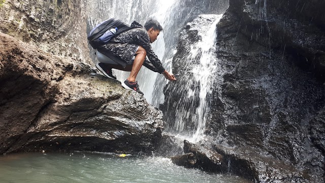 Waterfall & Secret Canyon Taman Beji Punggul