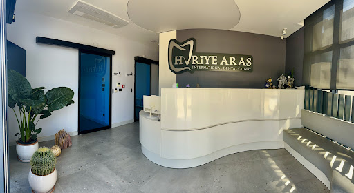 Huriye Aras International Dental Clinic- İMPLANT TEDAVİSİ -HOLLYWOOD SMİLE-GÜLÜŞ TASARIMI DİŞKLİNİĞİ Bodrum