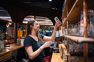 Photo n°6 de UNI Décines - Restaurant & Bar à Décines-Charpieu (Bar sportif)