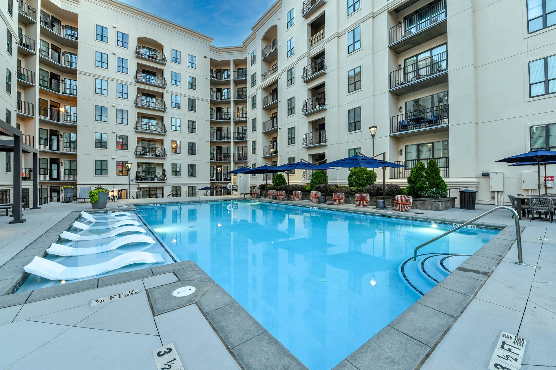 92 West Paces