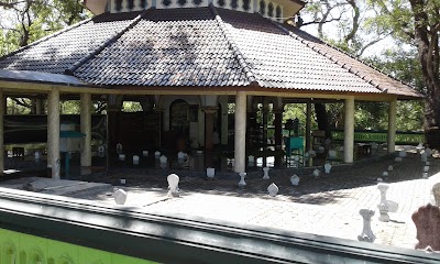 Photos of Makam Mbah Sayyid Arif Segoropuro