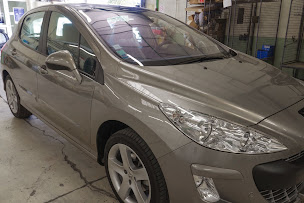 Photo n°4 de CARROSSERIE DU BOIS DE COMBS à Combs-la-Ville (Garage automobile)