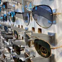 Photo n°3 de Opticien OLONNE SUR MER Générale d'Optique à Les Sables-d'Olonne (Magasin de lunettes de soleil)
