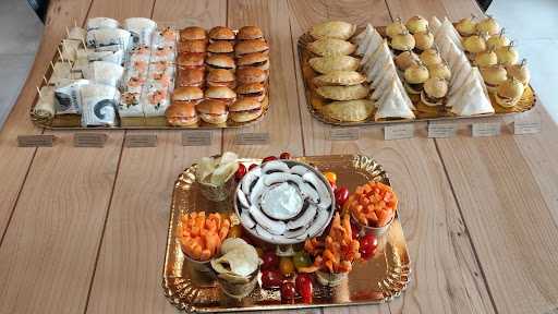 Photo 2 - Food is life - 46 (TRAITEUR, BURGER)