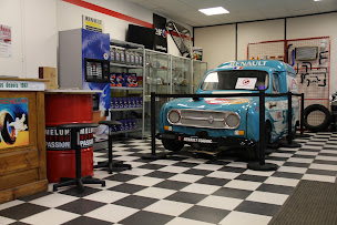 Photo n°2 de Melun Rétro Passion à Blandy (Magasin de pièces de rechange automobiles)