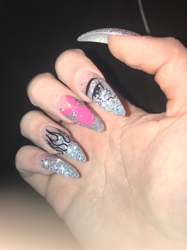 First For Nails - Visual