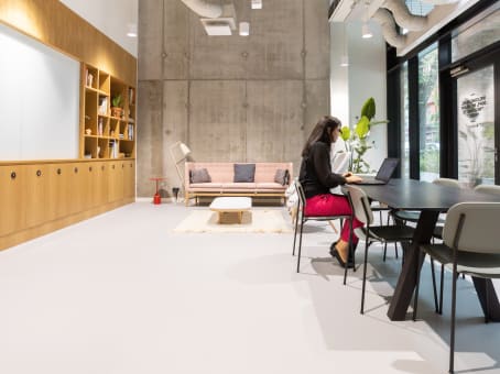 Opinii despre Spaces - Warsaw, Koneser Building M în Warszawa - Inny