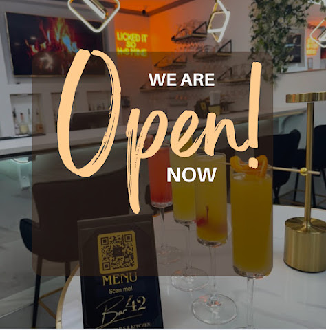 BAR 42 Cocktails & Kitchen by null