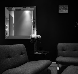 Photo n°5 de 22 Rue de Verneuil à Paris (Salon de coiffure)