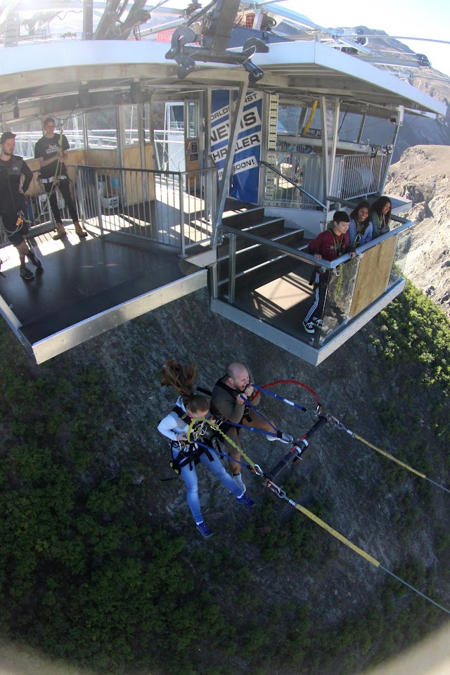 AJ Hackett Bungy Ledge Bungy and Swing