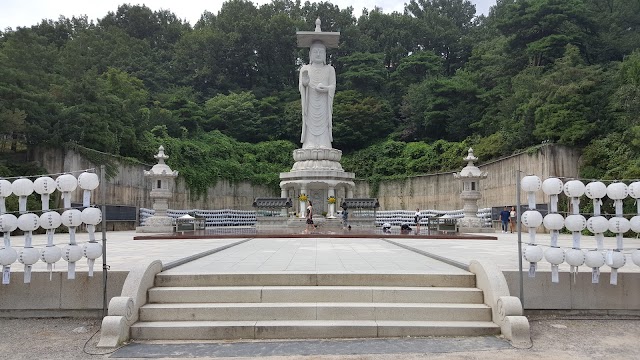 Bongeunsa Temple, COEX North Gate