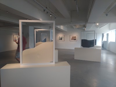 Photos of Para Site
