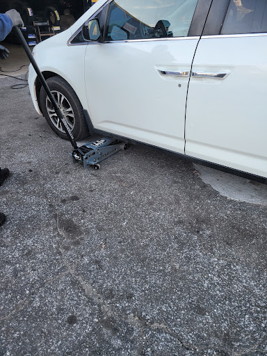 Expert's Auto & Tire SVCS LLC - Thumbnail