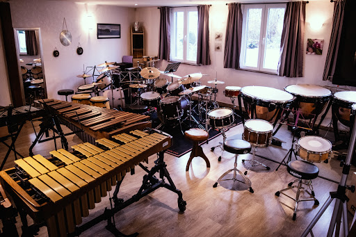 Claire Litzler – Percussionniste, Chanteuse & Professor De Percussions Gallery - France