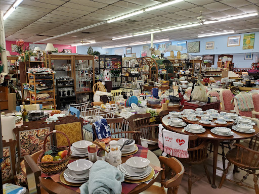 Island Encore Consignment - Thumbnail