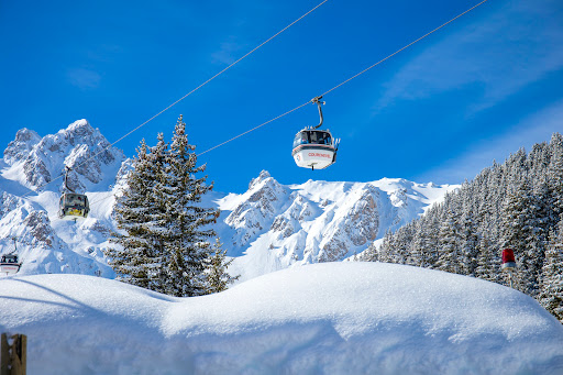Point de vente de forfaits de ski Courchevel Village 1550 Gallery - France