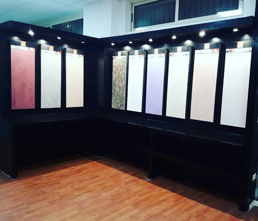 LA BOTTEGA DEL COLORE SRLS DI SIMONA E LUIGI Gallery - Italy