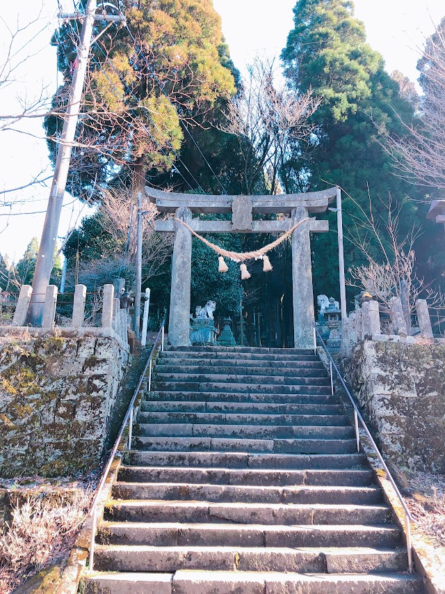 Kamishikimikumanoza Shrine