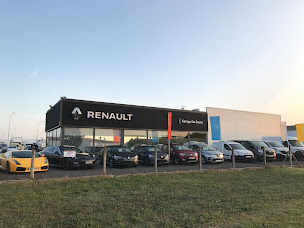 Photo n°1 de RENAULT - Garage De Sousa Frères à Tonnay-Charente (Service de remorquage)