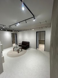 沖縄美容皮膚専科 L A N A T U R E慢性ニキビ/毛孔性苔癬専門院