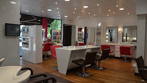 Photo n°22 de Camille Albane - Coiffeur Lyon 5 à Lyon (Institut de beauté)
