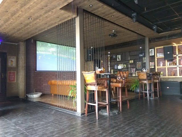 Mustang Terrace Lounge