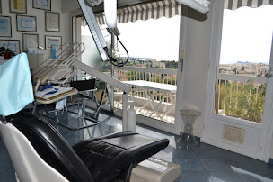 Photo n°2 de Charbit Jean-Pierre à Le Cannet (Dentiste)