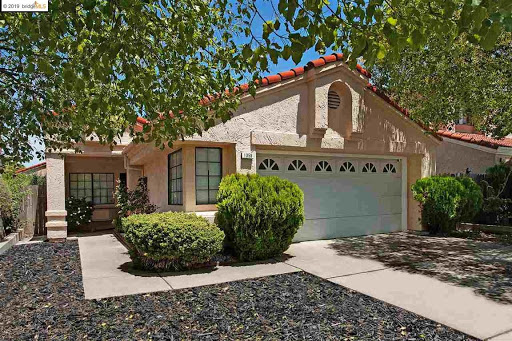DEBORAH MAISTERRENA | RE/MAX Crossroads