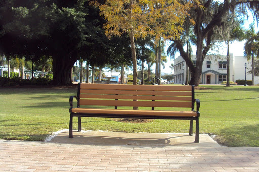Les Perkins Memorial Bench - Thumbnail