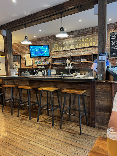 Maine Oyster Company Gallery - United States