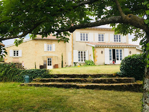 Photo n°35 de Boistrolles, la grande maison sur la colline à Val d'Oingt (Séminaire)