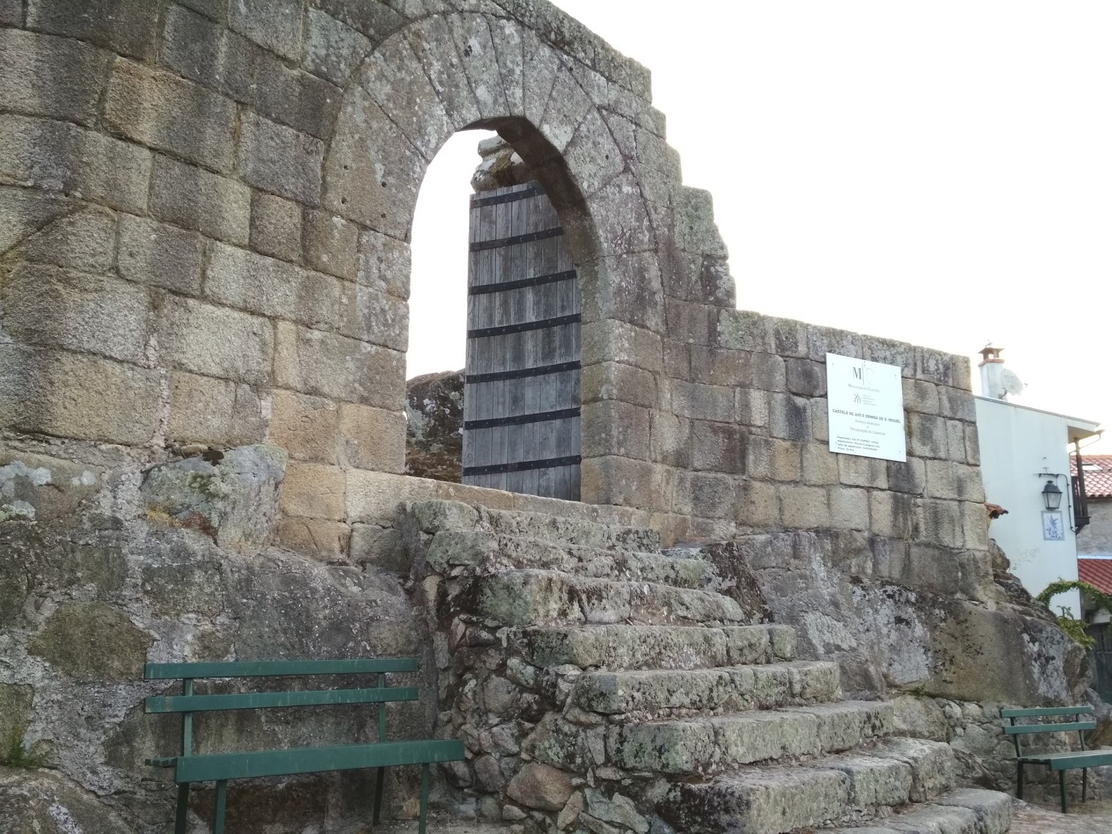 Ruínas do Castelo de Avô