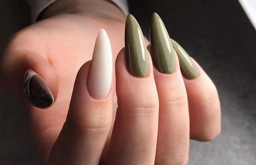 Ezoncs Beauty salon | Biab Nagels en Acrylnagels Studio Utrecht - Thumbnail