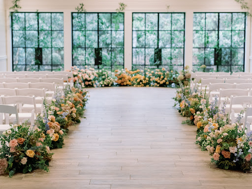 Bloomin' Bouquets: Unique Floral and Events - Thumbnail