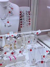 Photo n°2 de Auchan La Vie En Or - ANGOULEME à La Couronne (Service de réparation)