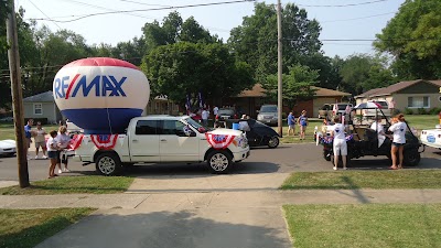 Photos of Re/Max Truman Lake