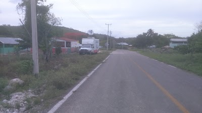 Photos of Johnny&acute;s Autopartes