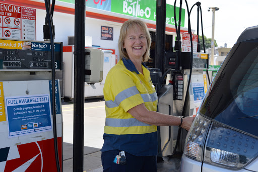 Hastings Co-op Cedar Service Station - Thumbnail