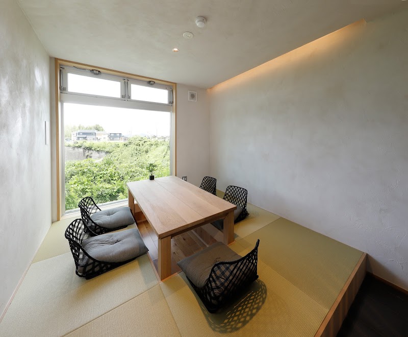 株式会社七呂建設 本社 & なないろ保育園